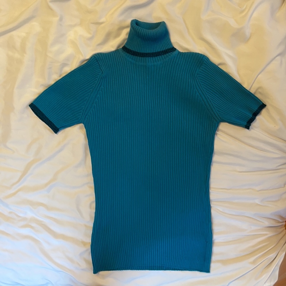 Alain Manoukian short sleeve turtleneck sz M